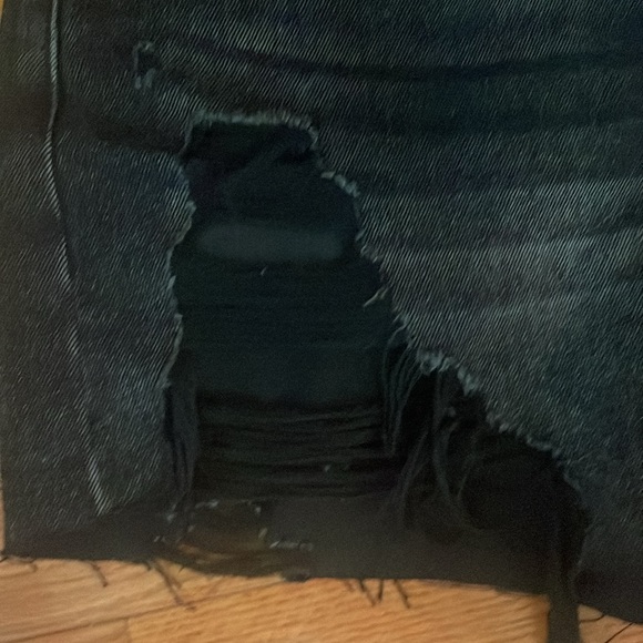 NWT BLACK DENIM FREE PEOPLE DISTRESSED JEAN SHORTS! - Picture 5 of 11